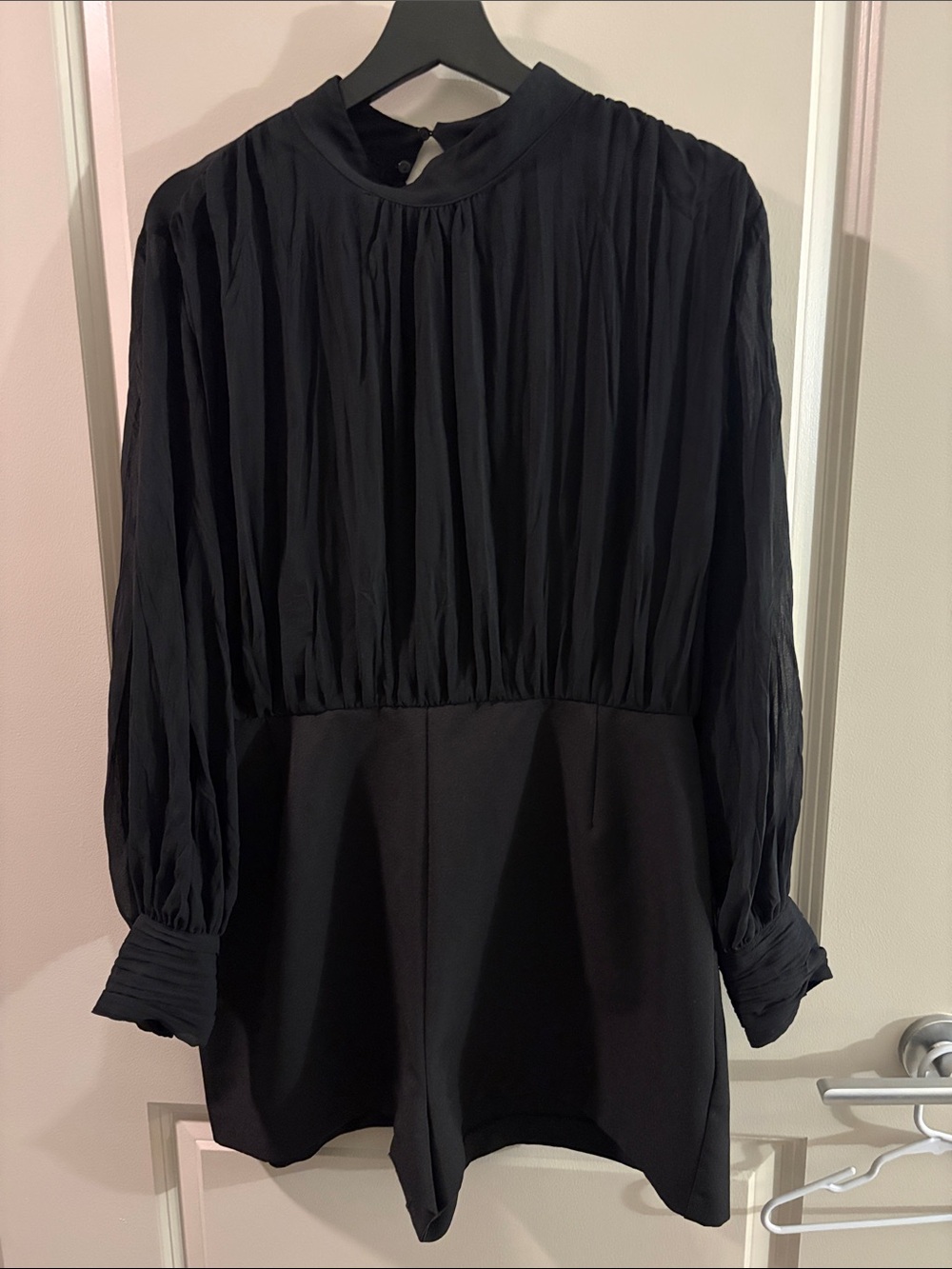 Black Women's Pleated Long-Sleeve Dress